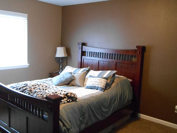 3rd image of 138 Henley Dr