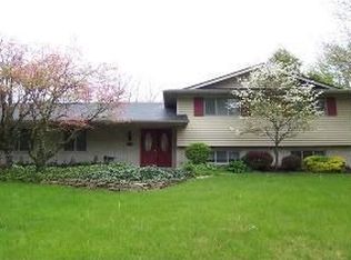 7815 Raintree Rd, Dayton, OH 45459