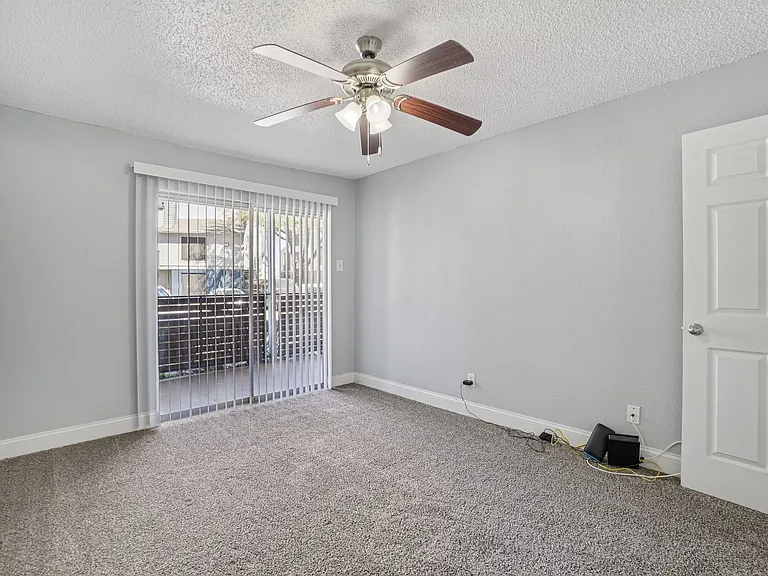 Don't Miss Out Biltmore Homes Leasing Fast — Photo 86