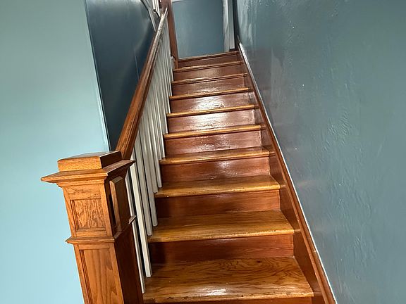 3rd image of 290 Roberts Ave Floor 2