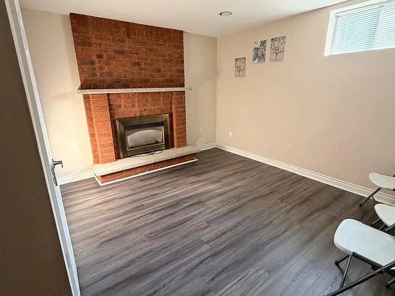 392 East Ave #BASEMENT — Photo 2