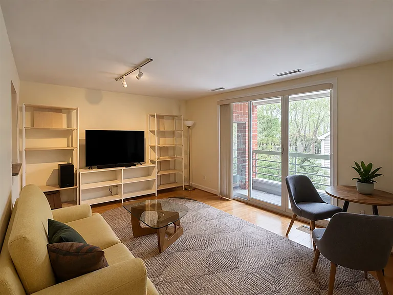 24 Chestnut St — Photo 1