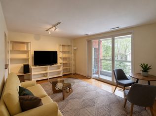 24 Chestnut St, Cambridge, MA 02139