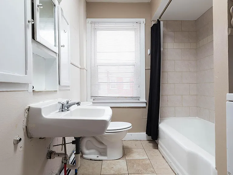 2408 Jane St #2 — Photo 10