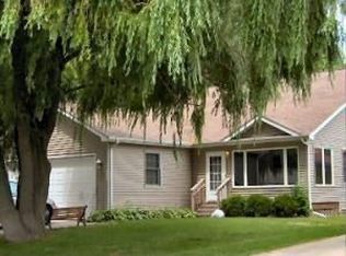 940 91st Pl, Pleasant Prairie, WI 53158