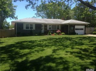 5 Argonne Rd W, Hampton Bays, NY 11946