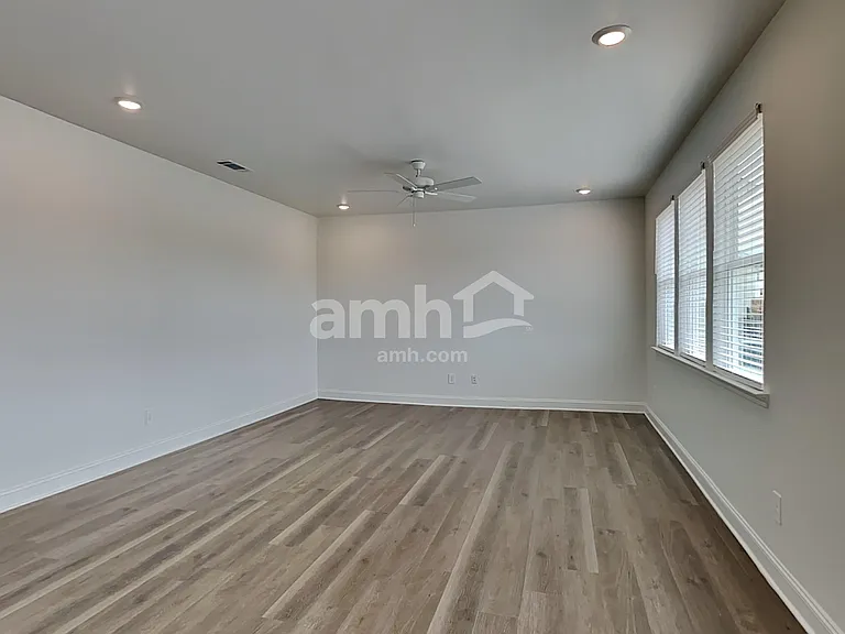 116 Punderson Dr — Photo 6