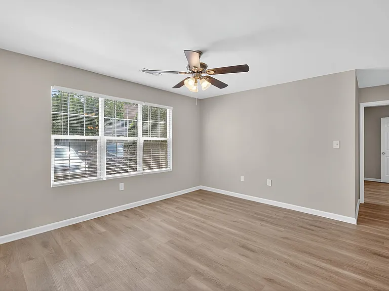 Nevin Place Apartments — Photo 29