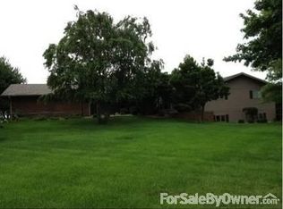 4464 W Wise Rd, Warrensburg, IL 62573