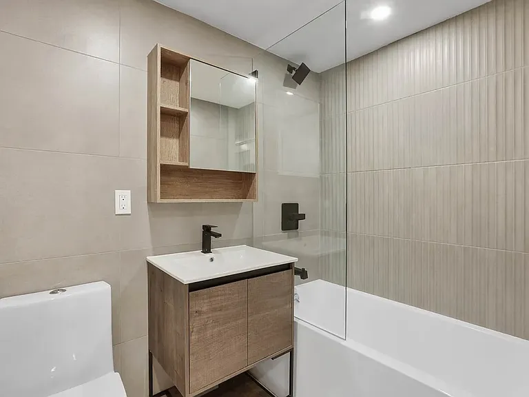 694 Park Pl #1 — Photo 7