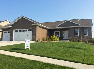 5175 Triple Crown Dr, Marion, IA 52302