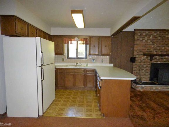 5th image of 15263 Lincolnshire Ln