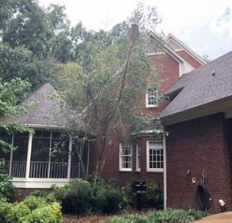 2nd image of 21 Deepwood Dr