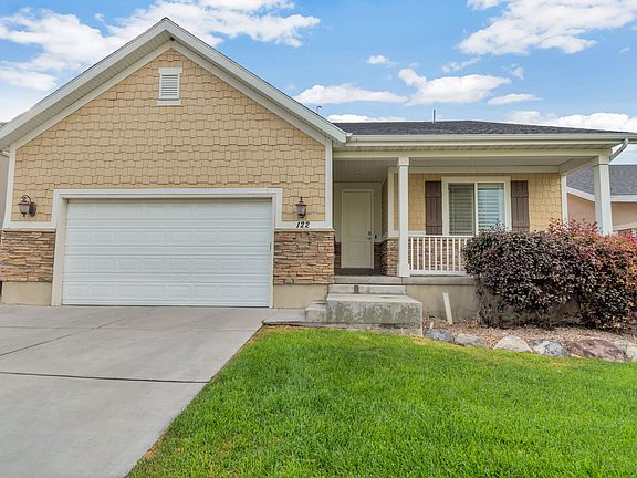 3rd image of 122 E Cottage Cv