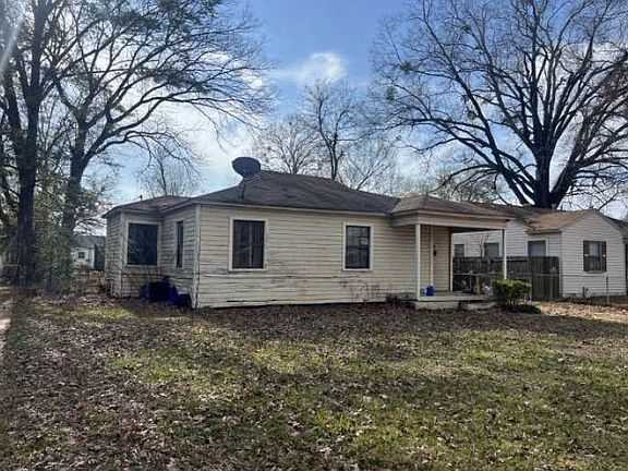 3rd image of 2631 Mimosa Ave