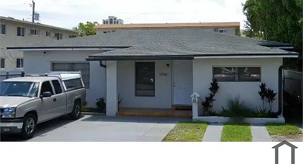 1060 SW 36th Ct #STUDIO — Photo 1