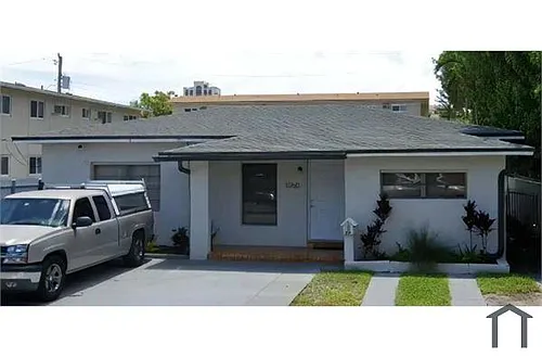 1060 SW 36th Ct Photo 1
