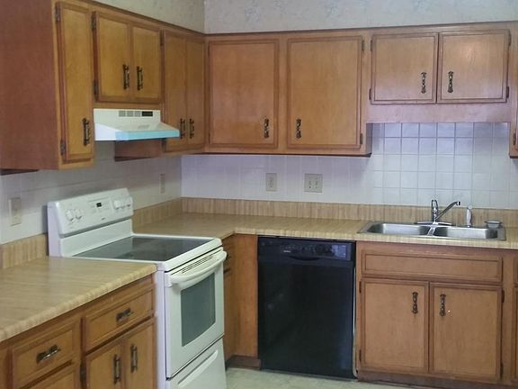 4th image of 2649 Portsmouth Pl