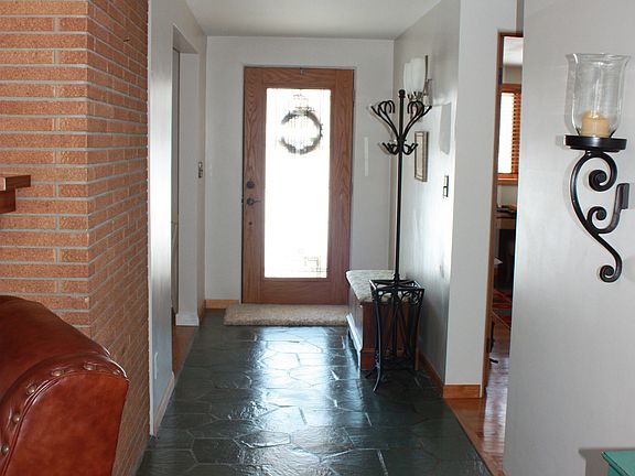 5th image of 1422 Clover Ct