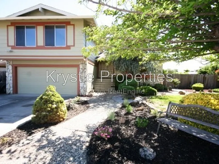 1345 Corcoran Ave — Photo 1