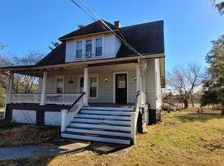 8066 Greens Market Rd, Du Quoin, IL 62832