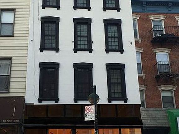 3rd image of 156 Bedford Ave #2