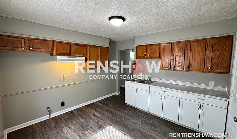 3760 Mandalay Dr — Photo 4