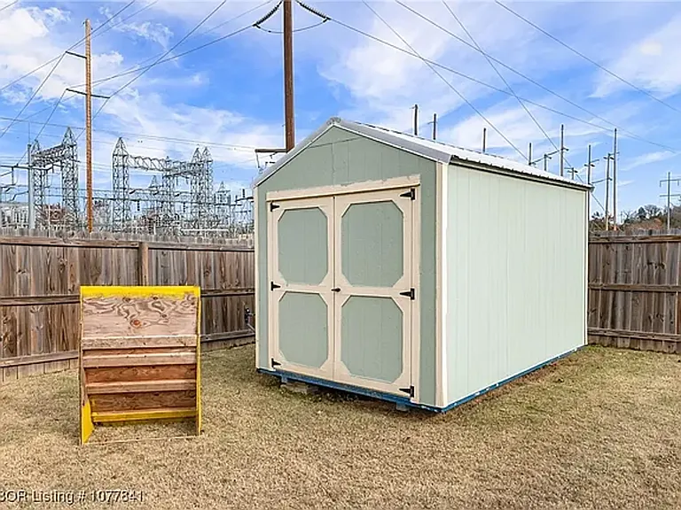 1505 Northridge Dr E — Photo 28