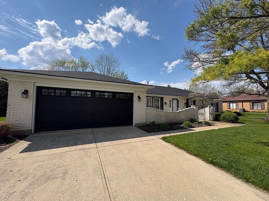 Building Photo - 2087 Granada Dr