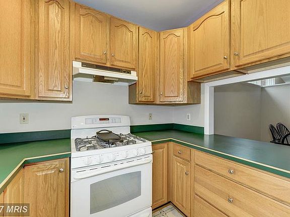 4th image of 6817 Rosemont Dr