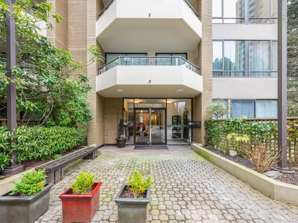 6282 Kathleen Ave #1601, Burnaby, BC V5H 4J4