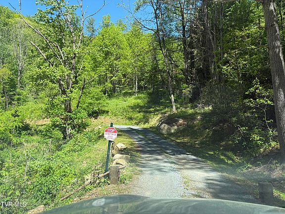 4th image of 371 Buck Mountain Rd