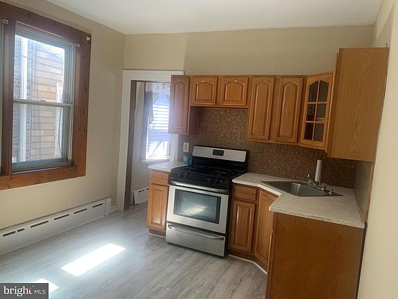 5th image of 4608 Oakland St