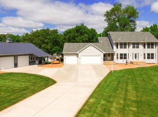 5756 94th Ave N, Loretto, MN 55357