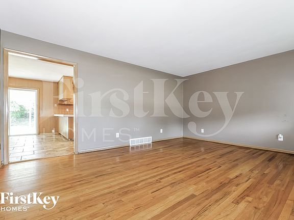5th image of 9009 E 84th St