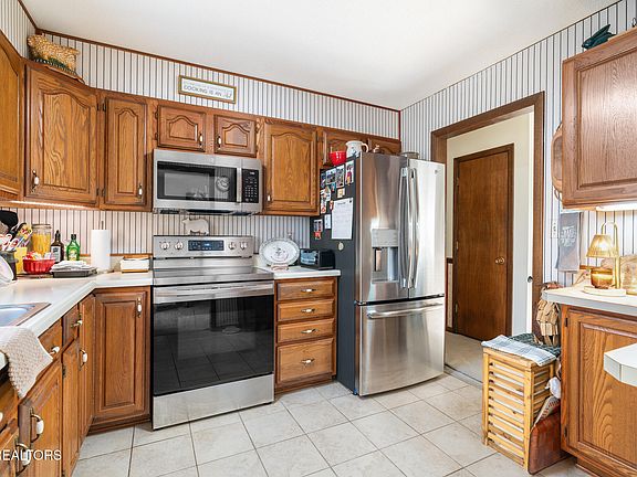4th image of 208 Blue Ridge Ln