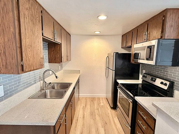 3rd image of 4580 Illinois St APT 2