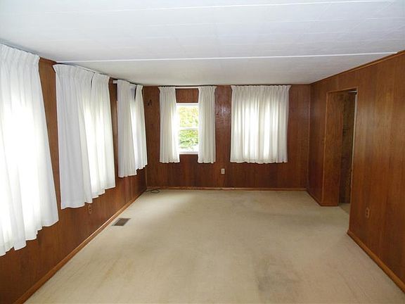 4th image of 5903 McPherson Ave