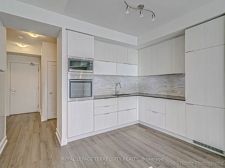 318 Richmond St W #1207 — Photo 8