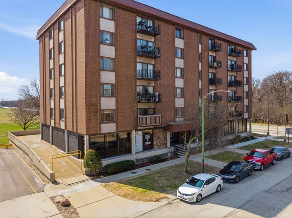 8359 W Addison St APT 207, Chicago, IL 60634