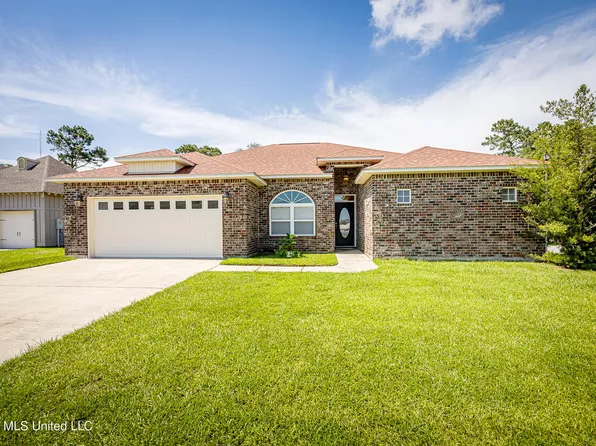 745 Champagne Dr, Biloxi, MS 39531
