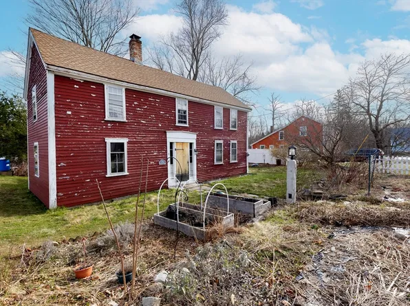 3 Brookline St, Pepperell, MA 01463