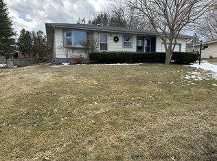 128 Middle Rd, Muscatine, IA 52761