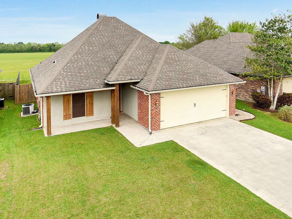 1st image of 302 Old Heritage Ln