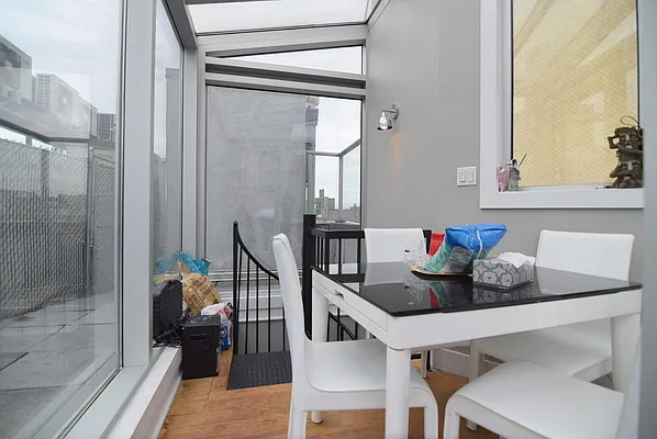 Rented by Safdie Realty Group | media 30