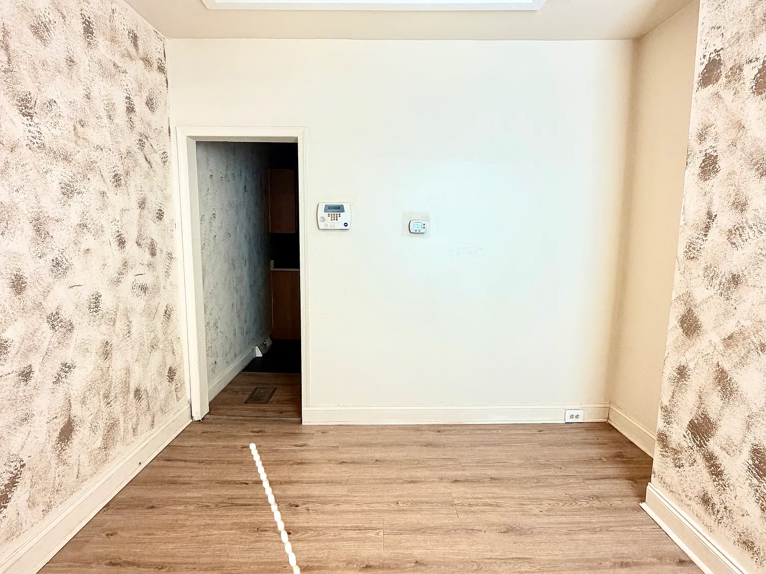 2 bed, 850 sqft, $1,050 — Photo 1