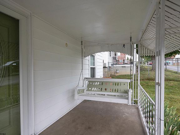 5th image of 317 Indiana Ave