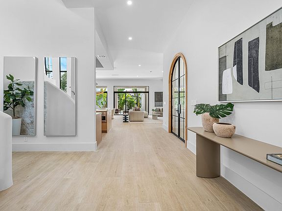4th image of 1701 N Swinton Avenue