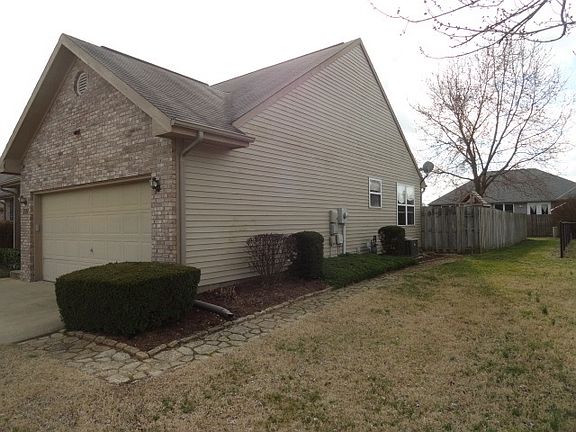 2nd image of 227 Spurgeon Dr