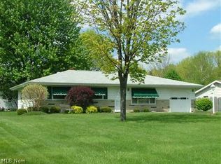 4542 Warwick Dr N, Canfield, OH